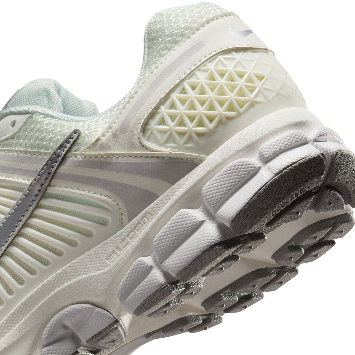Nike Mens Zoom Vomero 5 - Sail