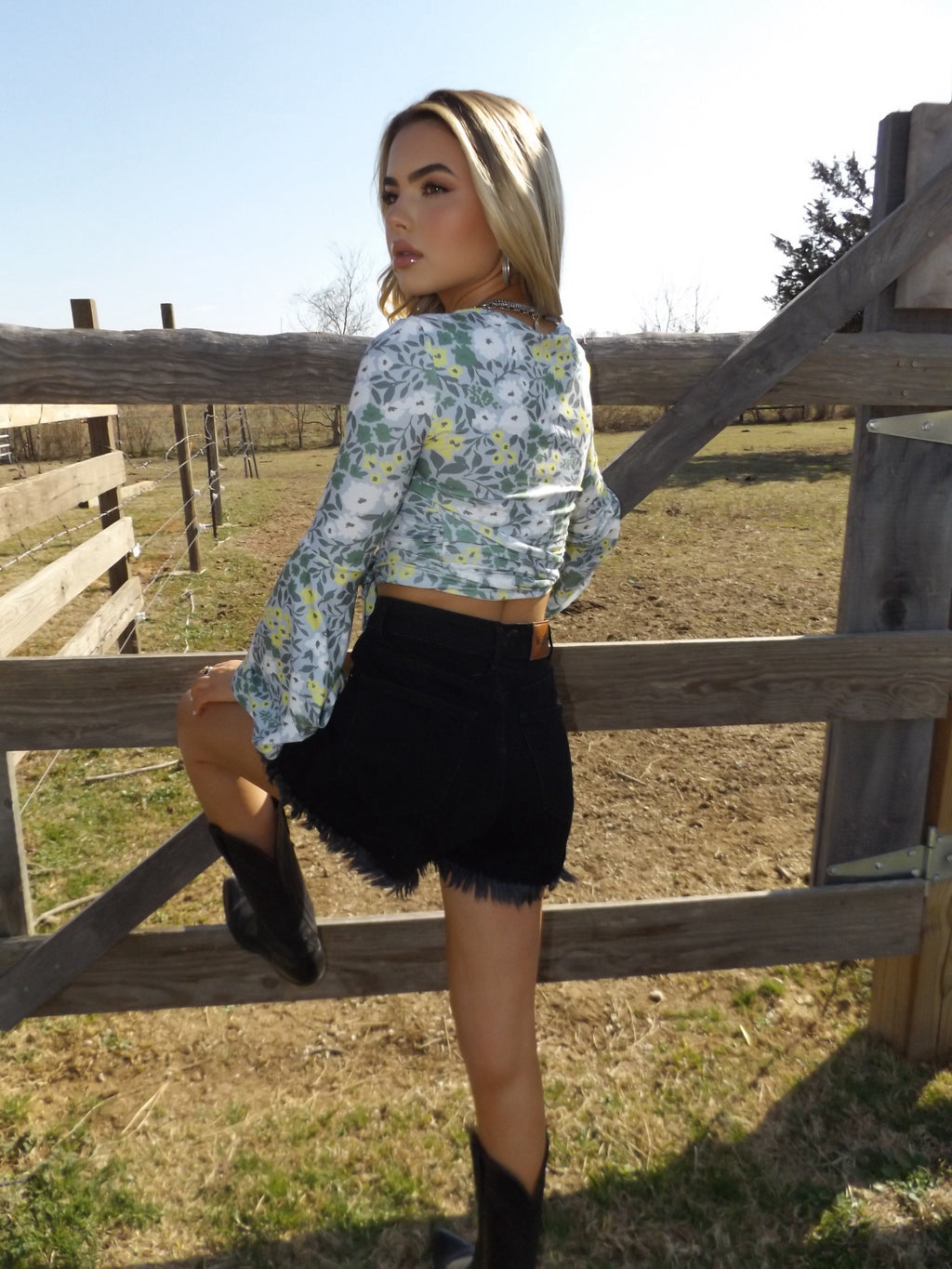 On The Go Distressed Shorts - Black