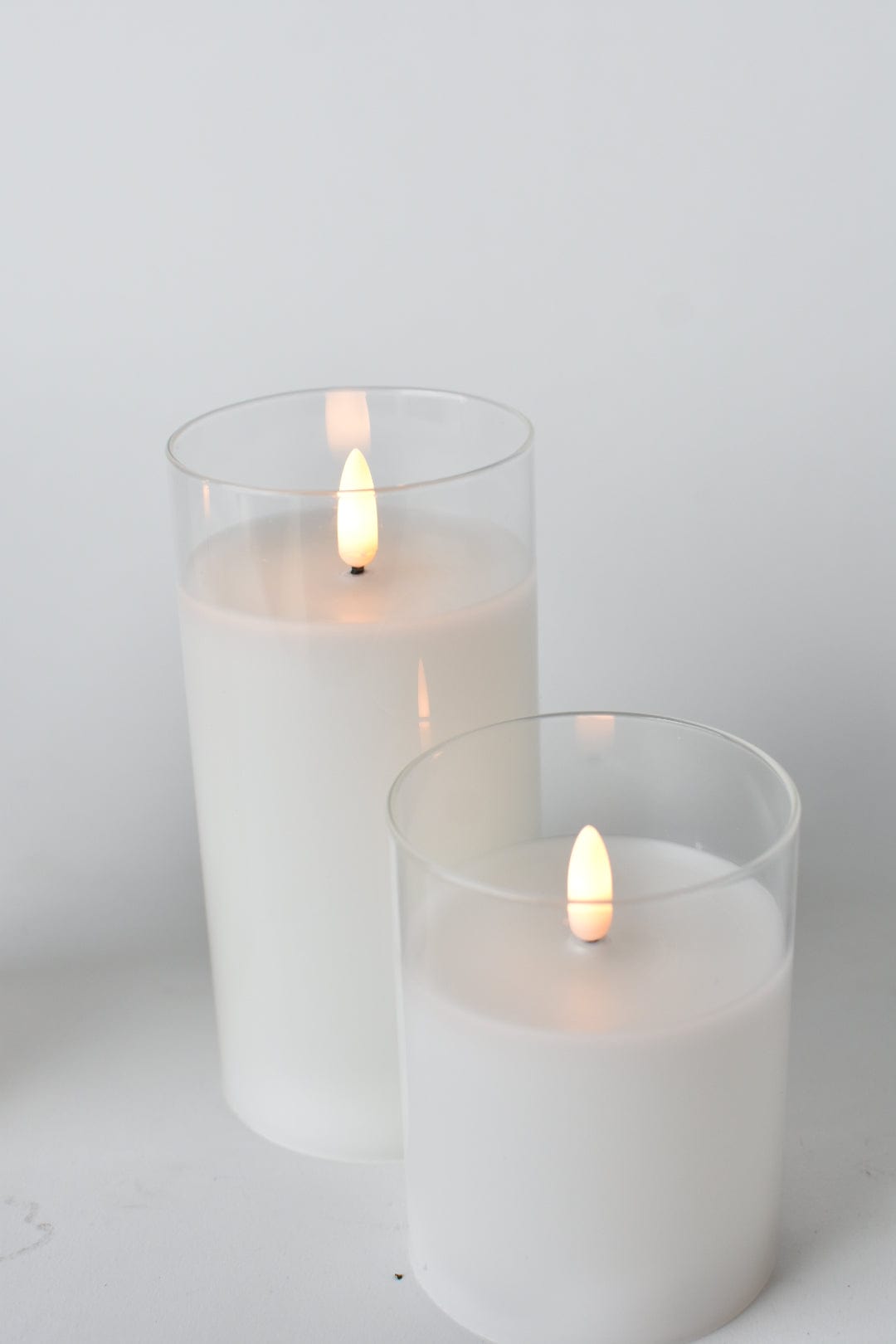 Set of 3 LED Flickering Candles in Glass Vase