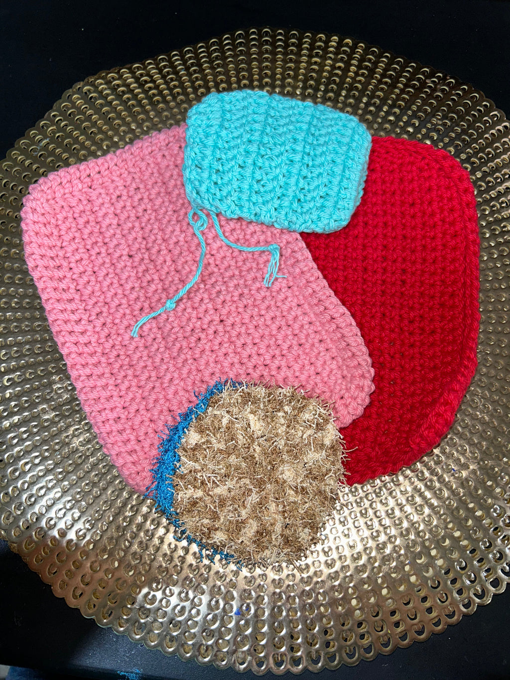 A Pair of Washcloths With Scrubbie & Draw String Bag