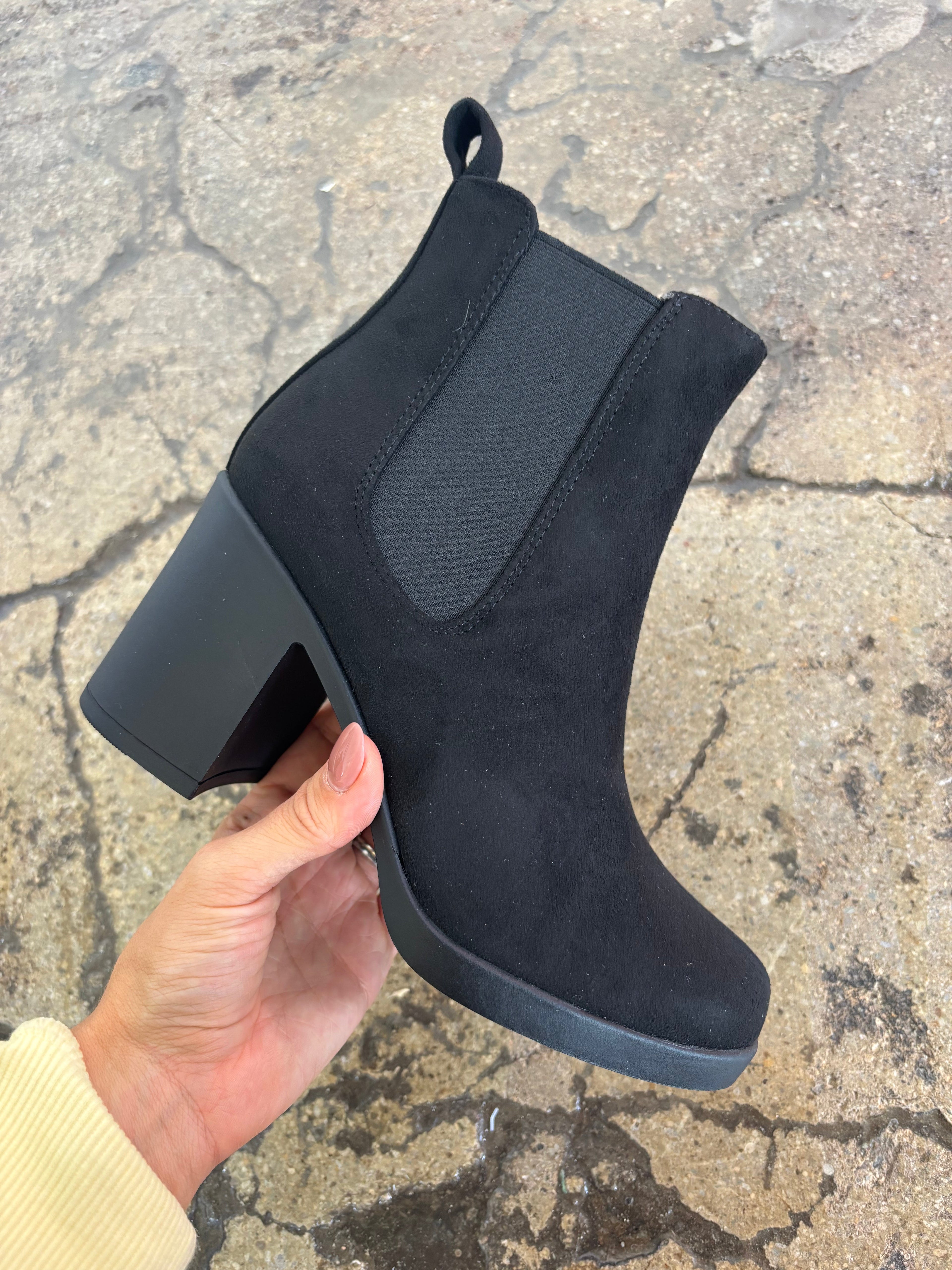 Arbor Ridge Platform Chelsea Suede Black Boots