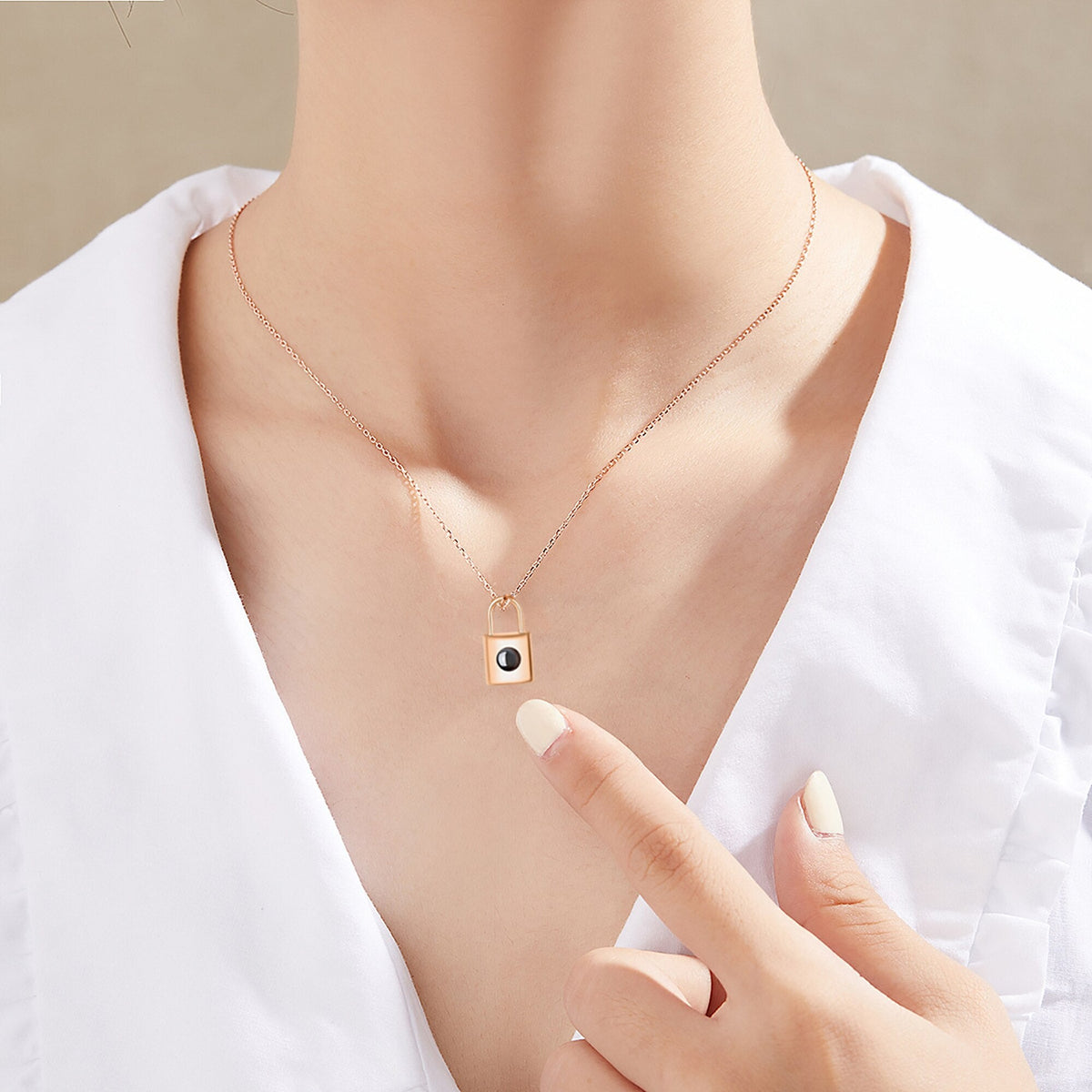 Customized photo key lock Projection Photo Necklace Personality Creative Pendant