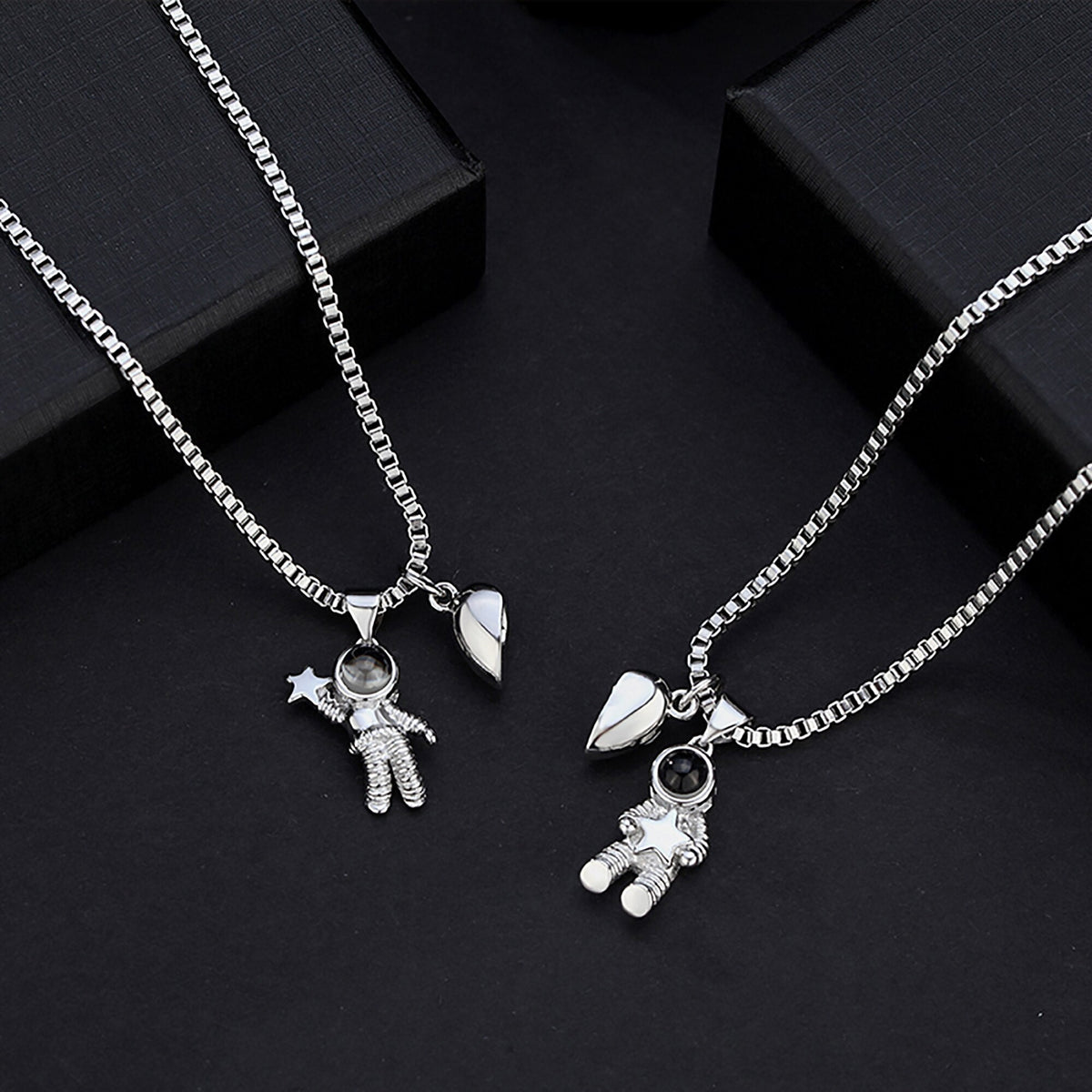 Customizable photo Creative Astronaut Pendant Couple Projection Necklace