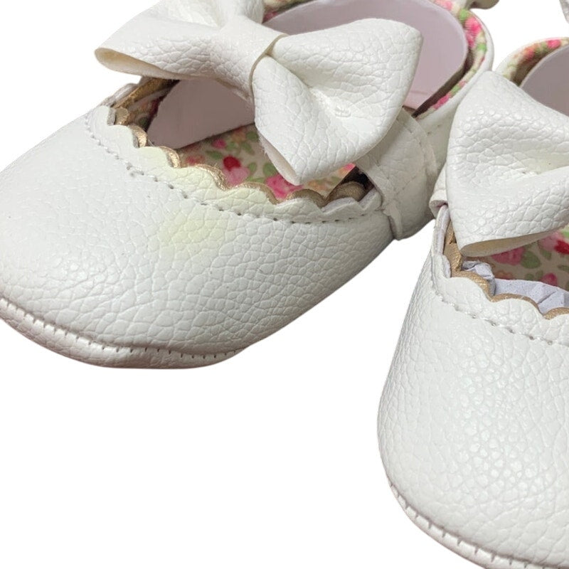 New Meckior Newborn Baby Girls 0-3 Mos White Faux Leather Bow Soft Shoes w Flaw