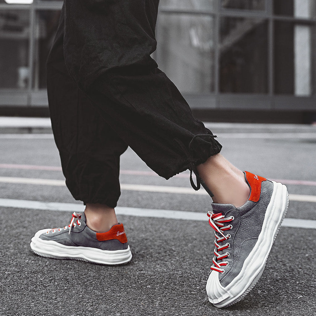 LQ225 EMA 11 Sneakers