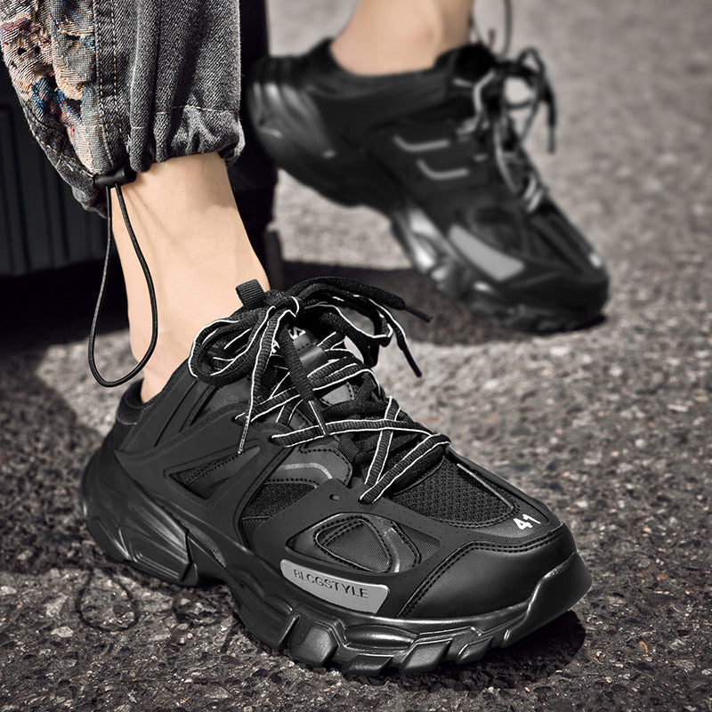 B33 Black Sneakers