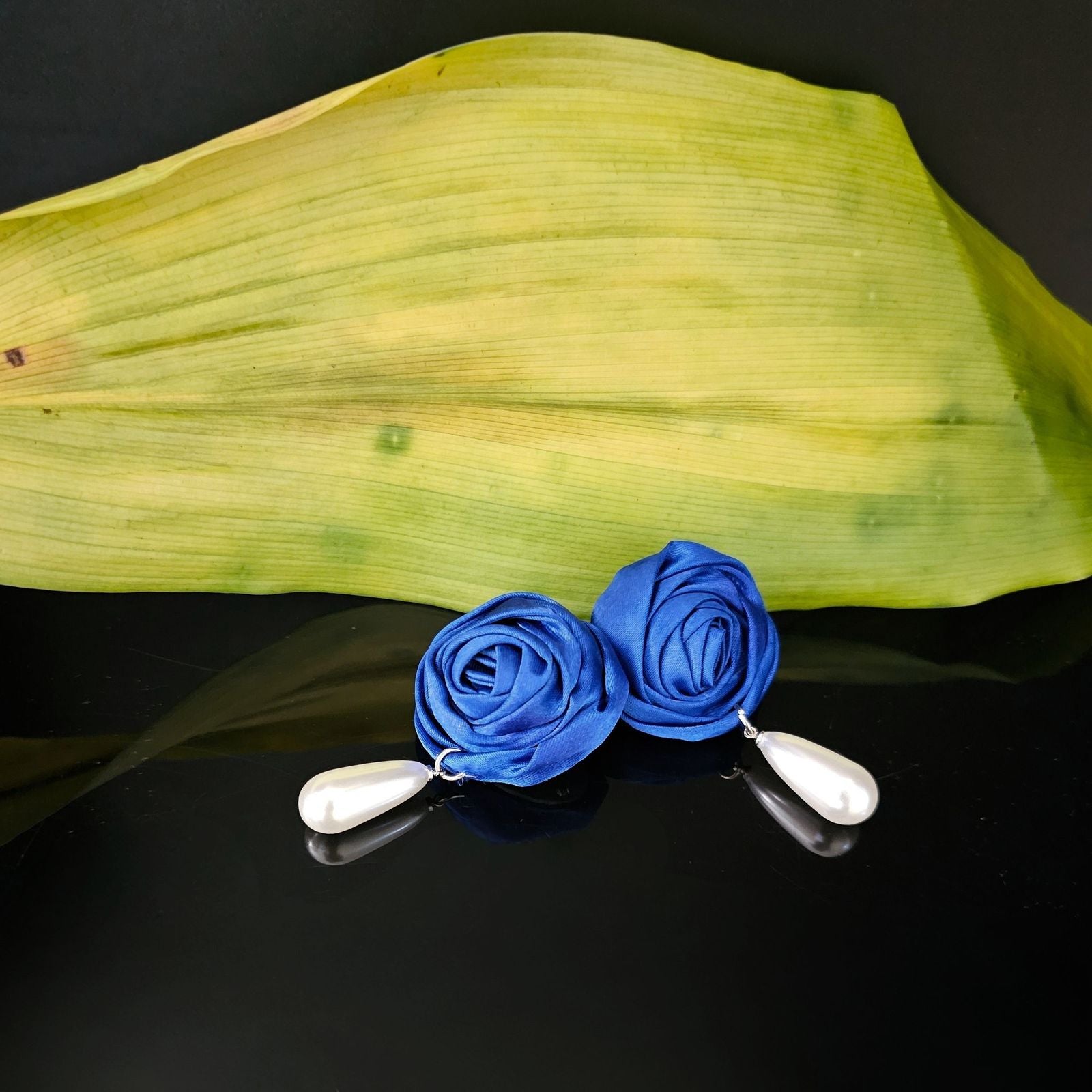Teardrop Stud Earrings with Blue Rose and White Pearl – Stylish Fashion Jewelry
