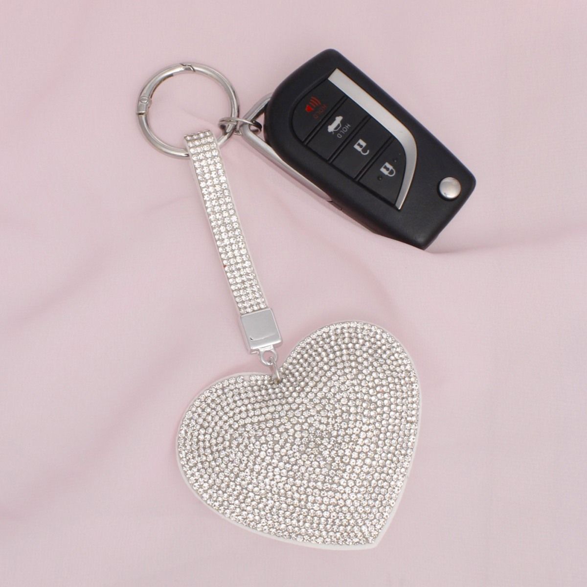 Handbag Clip with Gleaming White Heart Padded Charm – Stylish Accessory