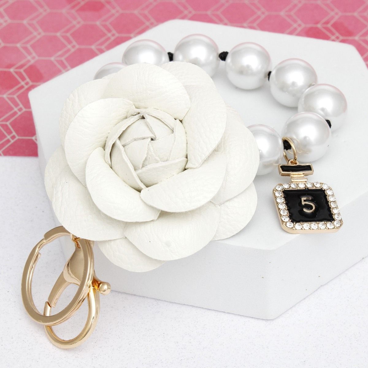 Pearl Wristlet Keychain with White Camellia Bag Clip – Stylish Accessory