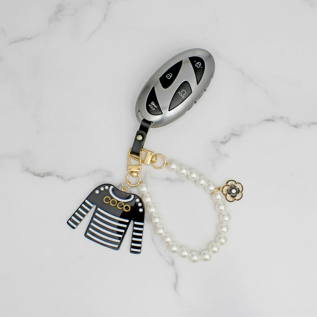Fashion Keychain with Black and White Stripe, Pearl Clip Accessory