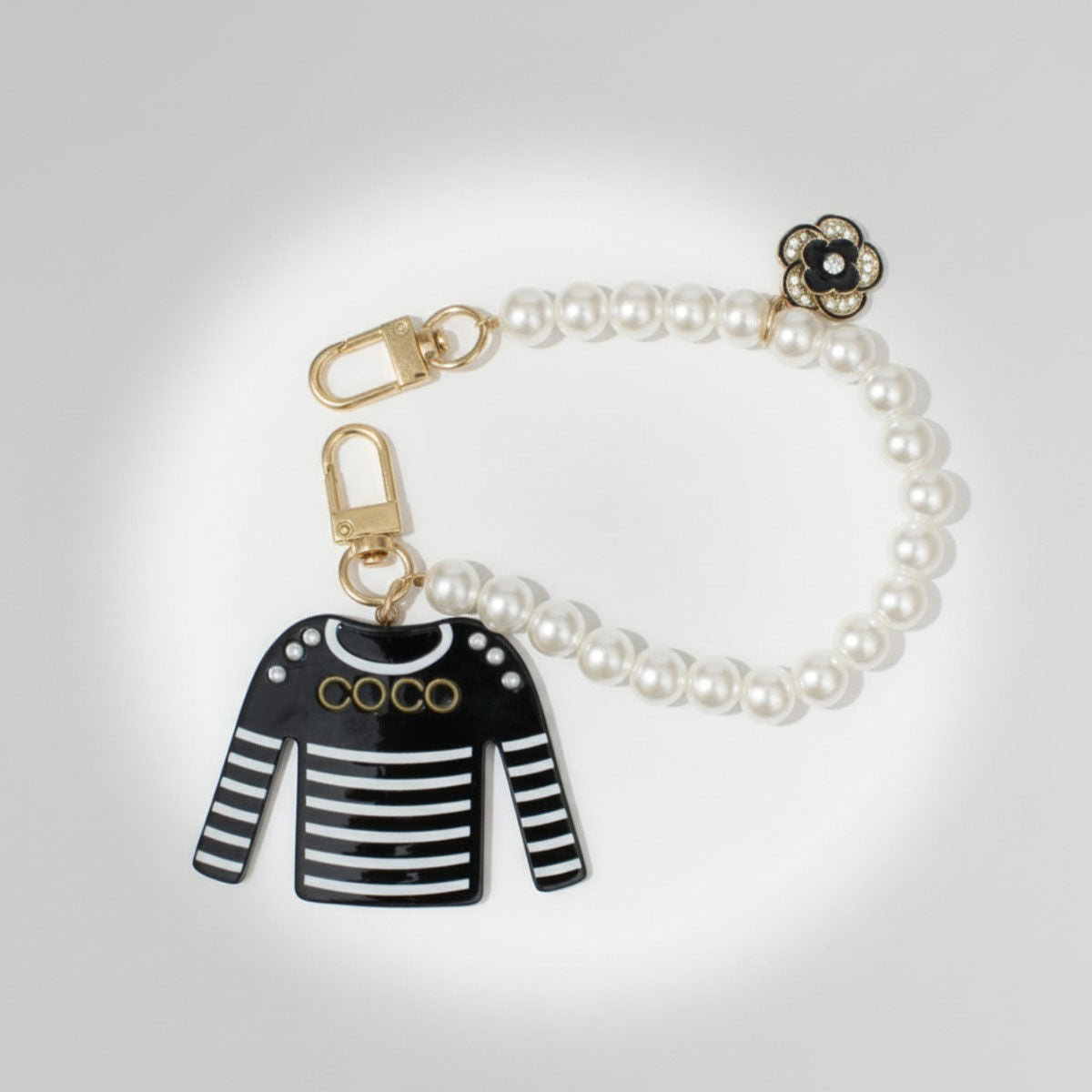 Fashion Keychain with Black and White Stripe, Pearl Clip Accessory