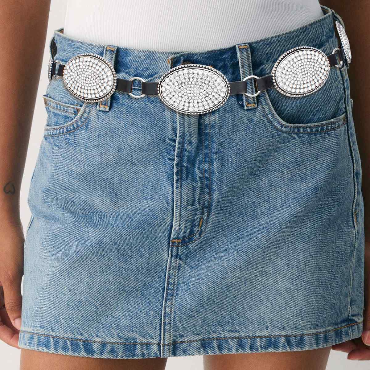 Western Belt with Oval Rhinestone and Silver Cowboy Chain – Trendy Fashion Accessory