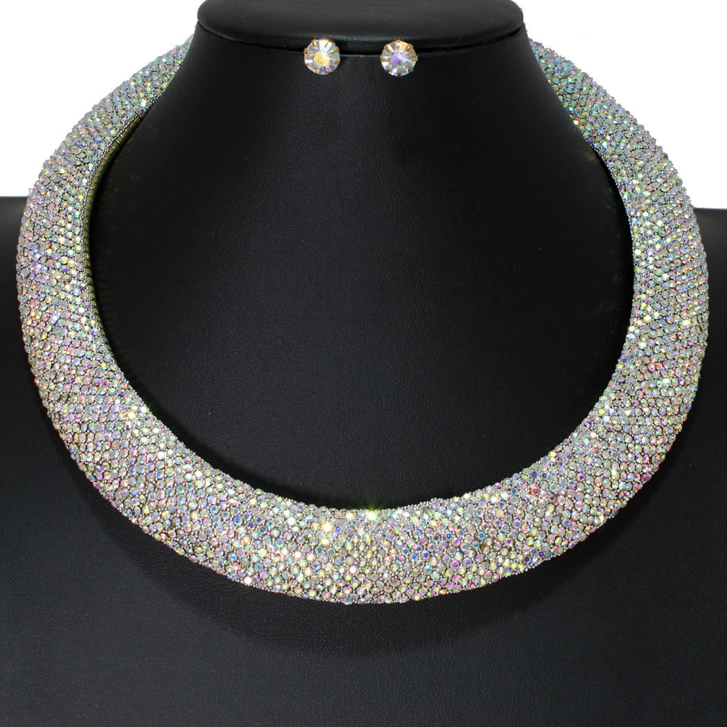 Women’s Torque Necklace with Pave Aurbo Stone Collar – Stylish Statement Jewelry