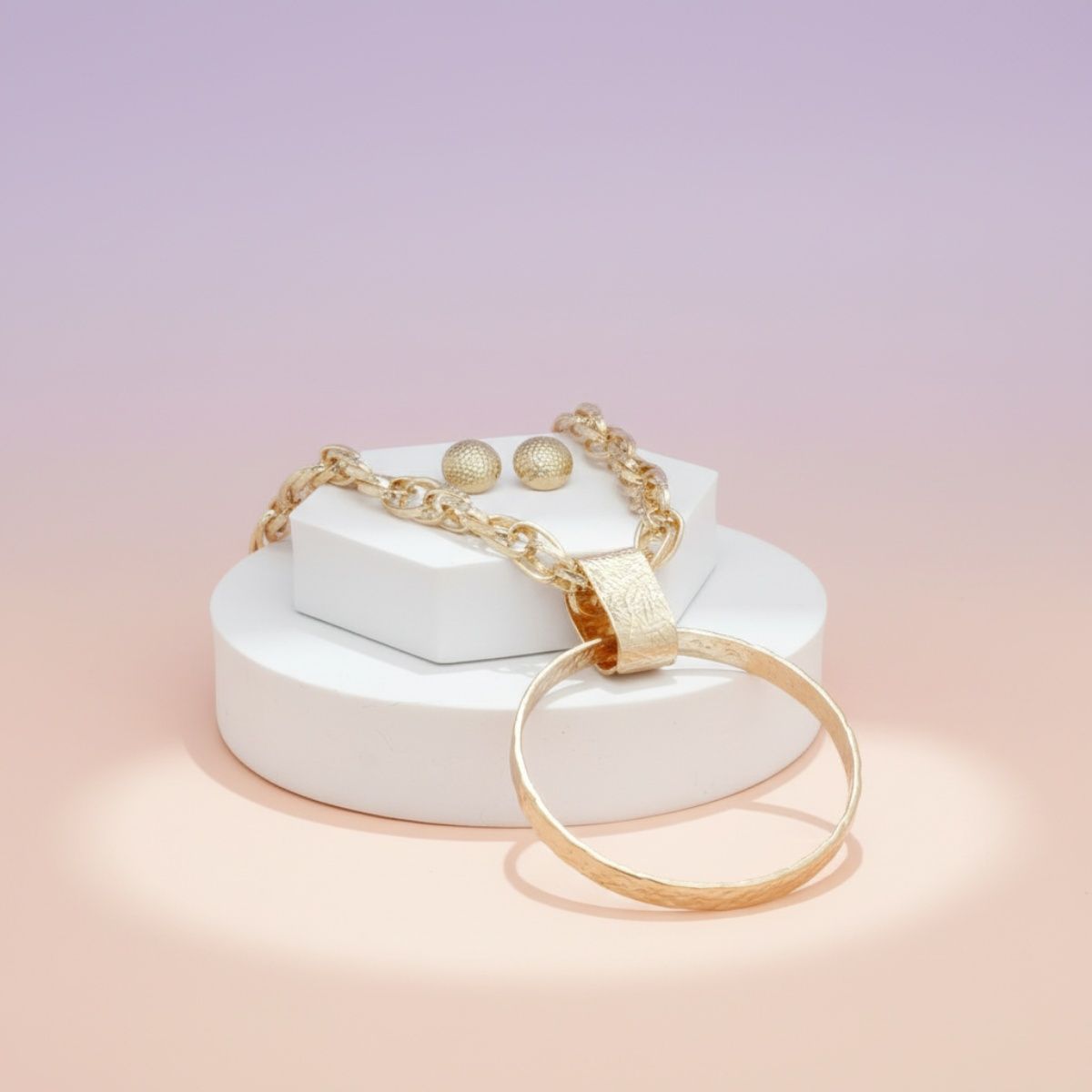 Chunky Gold Pendant Necklace with Large Ring Statement Chain