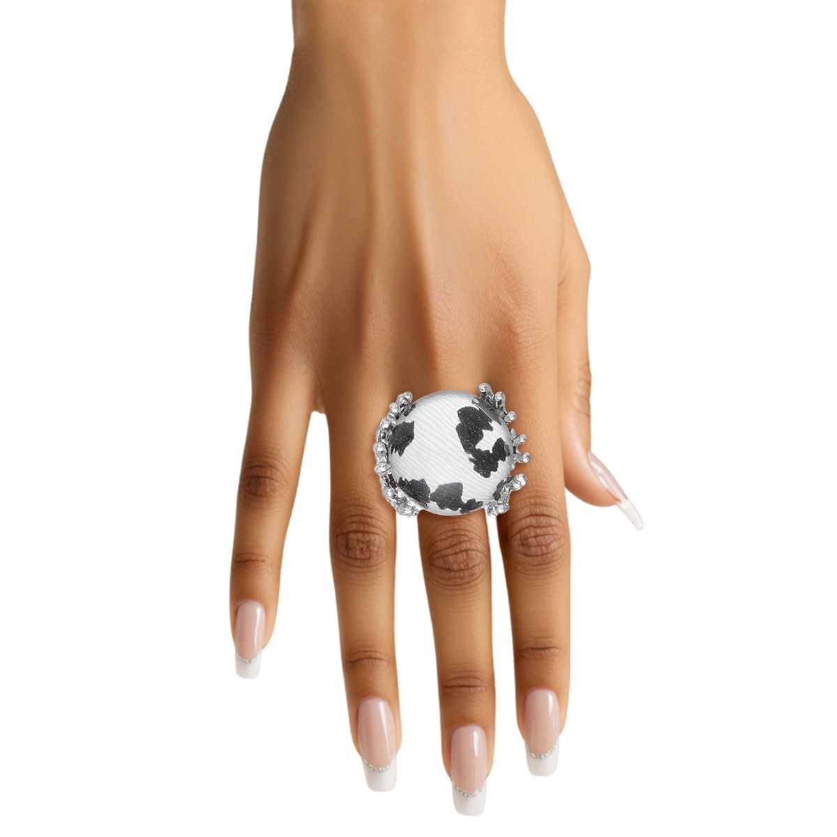Stretch Silver Round Cocktail Ring with Leopard Print – Stylish Statement Jewelry