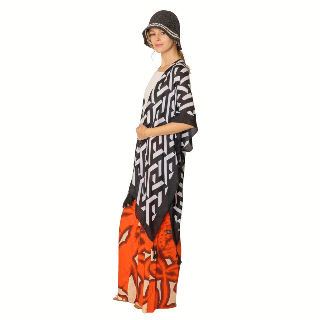 Women’s Kimono Geo Print Black and White Stylish Chic Layered Top