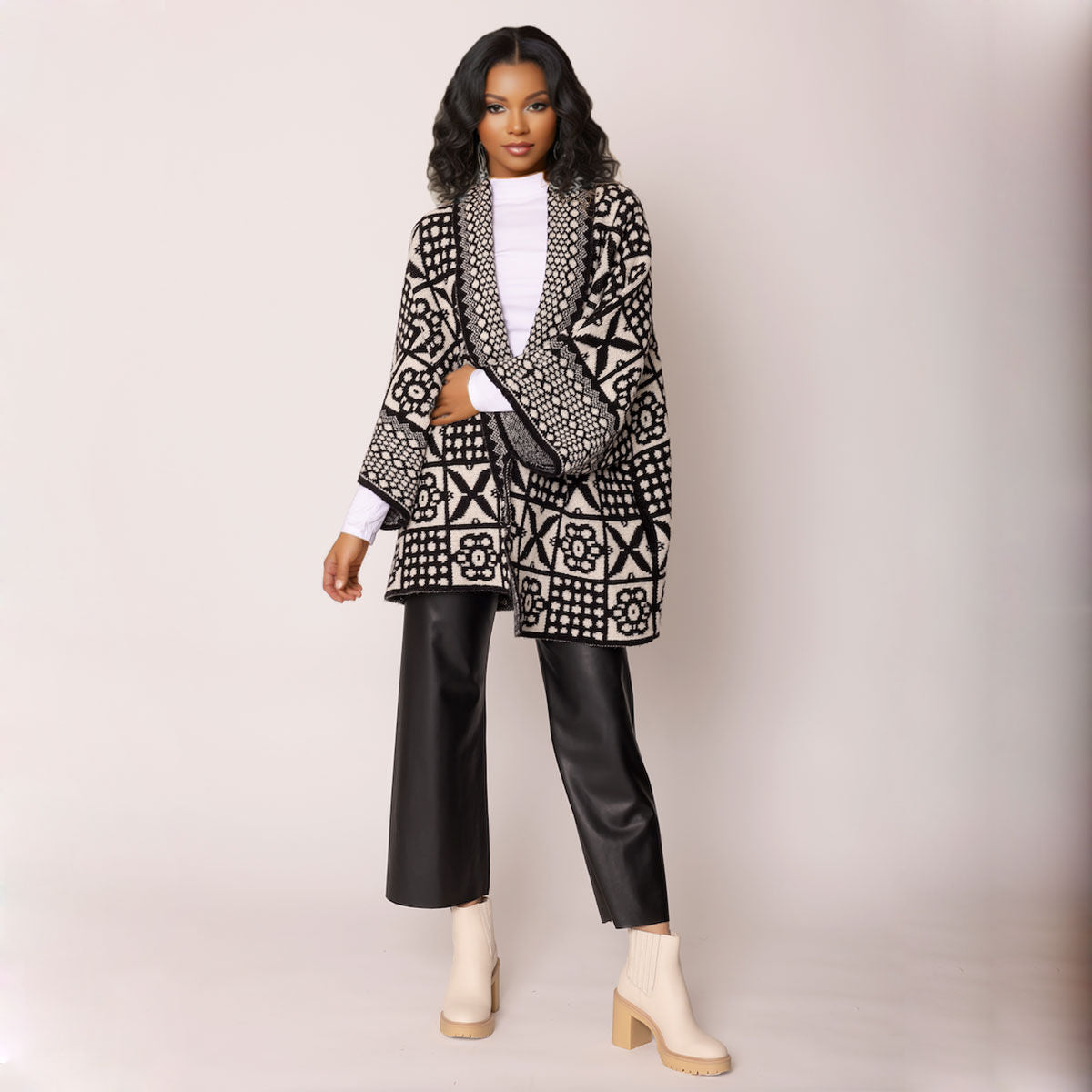 Women’s Cardigan Tile Print Knit Black and White Stylish Casual Layered