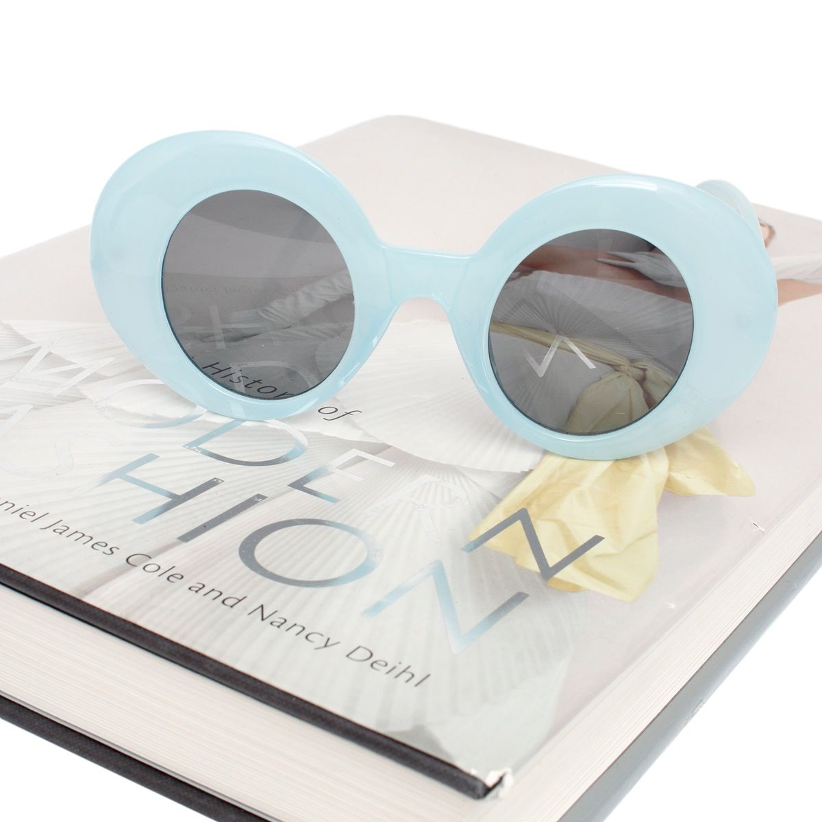 Women’s Blue Round Retro Sunglasses Stylish Eyewear