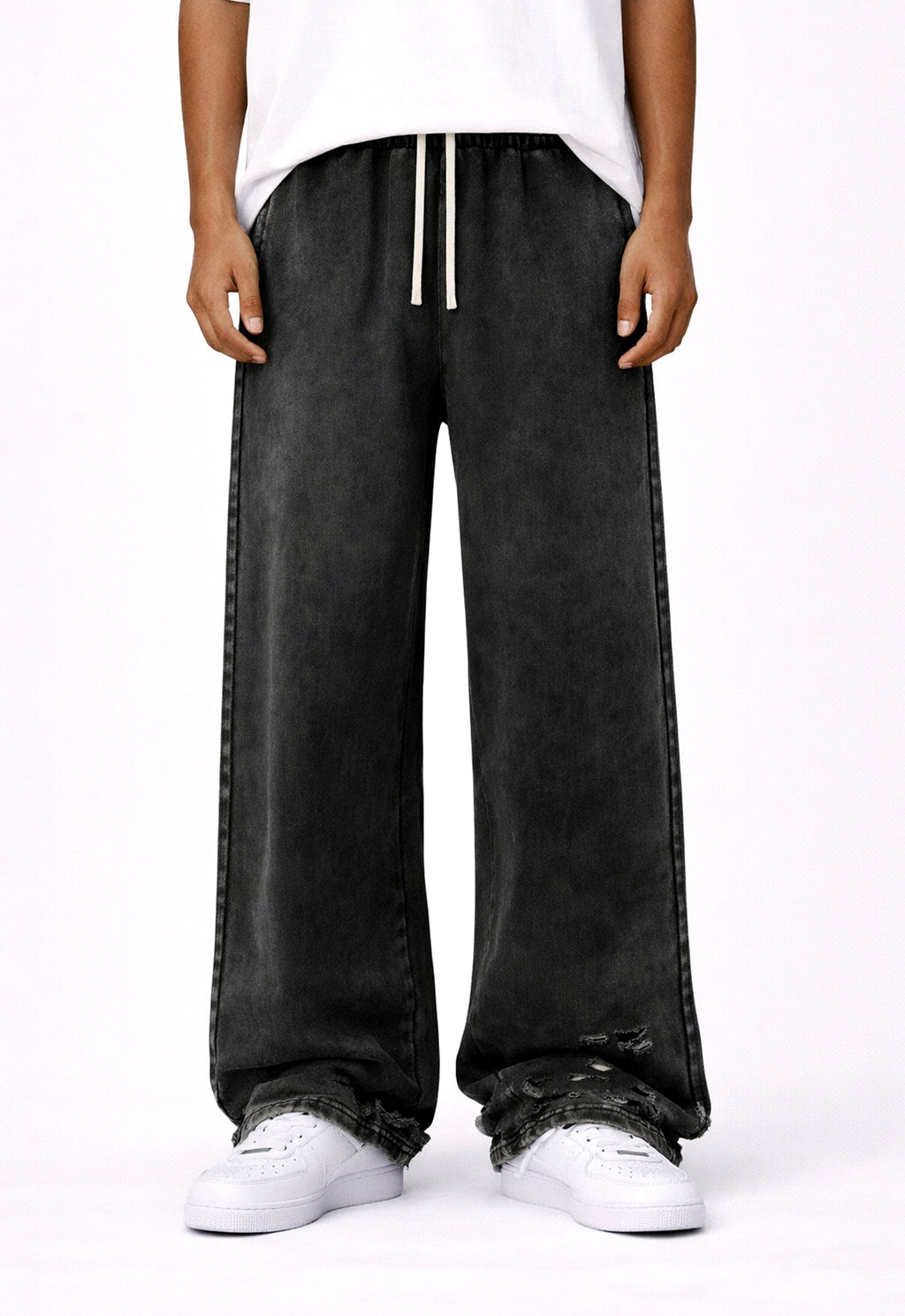 NOIR DISTRESSED SWEATPANTS